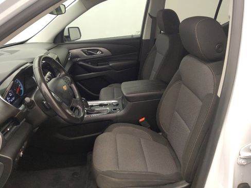 Used 2019 Chevrolet Traverse LT FWD image 17