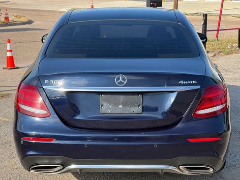 Used 2018 Mercedes-Benz E 300 4MATIC image 5