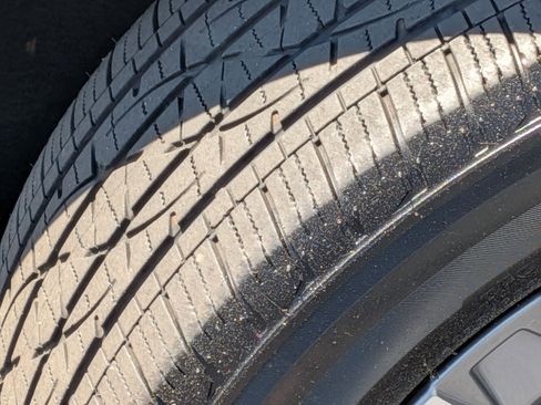 Used 2025 Chevrolet Equinox LT image 11