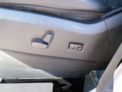 Used 2018 Dodge Grand Caravan SXT w/ Rear Park Assist Package image 16