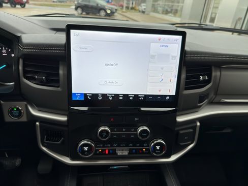 Used 2023 Ford Expedition Max XLT image 23