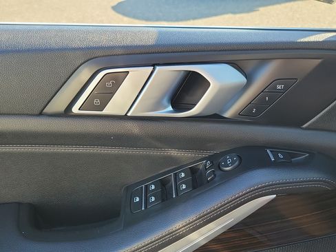 Used 2019 BMW X5 xDrive40i w/ Convenience Package AWD/4WD image 17