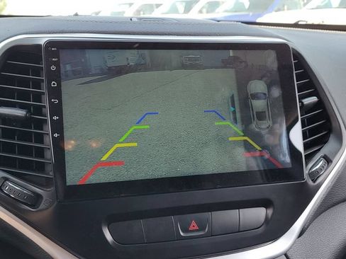 Used 2014 Jeep Cherokee Latitude w/ Trailer Tow Group AWD/4WD image 16