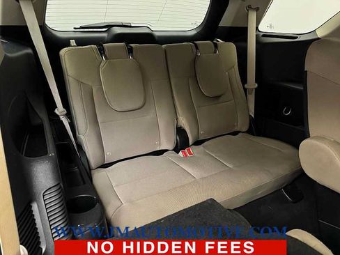 Used 2023 Ford Explorer XLT AWD/4WD image 19