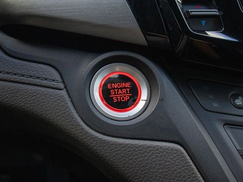 Certified 2018 Honda Odyssey Touring image 32