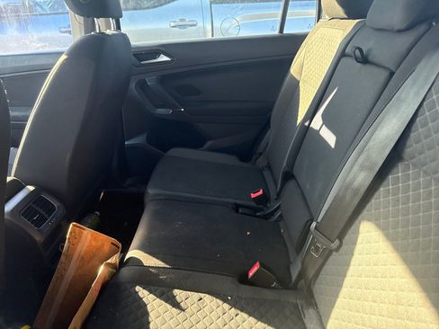 Used 2018 Volkswagen Tiguan S image 7