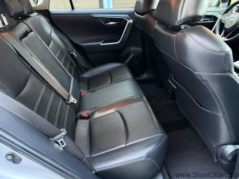 Used 2019 Toyota RAV4 Limited w/ Carpet Mat Package image 14