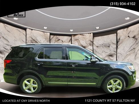 Used 2016 Ford Explorer XLT w/ Equipment Group 202A AWD/4WD image 4