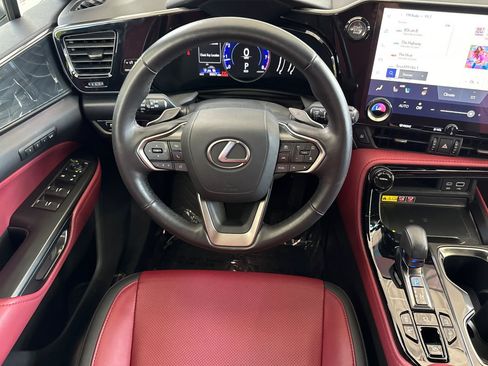 Used 2025 Lexus NX 250 AWD w/ Premium Package image 18