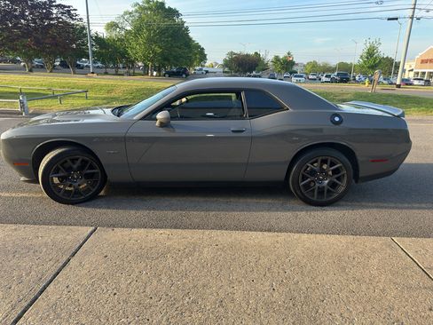Used 2018 Dodge Challenger R/T image 8