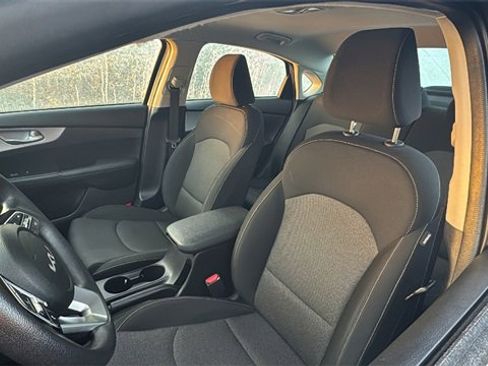 Used 2024 Kia Forte LXS image 25
