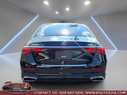 Used 2025 Mercedes-Benz E 350 4MATIC Sedan image 5