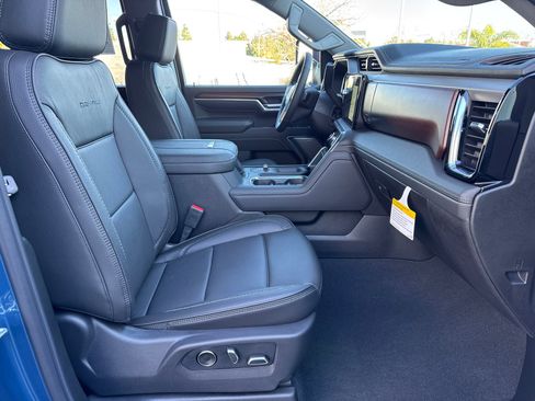 New 2026 GMC Sierra 2500 Denali w/ Denali Reserve Package image 15