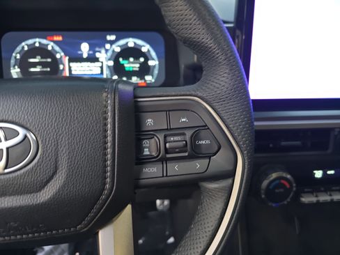 Certified 2025 Toyota Tacoma TRD Sport image 17