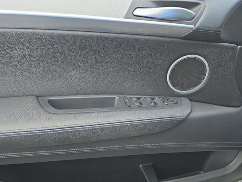 Used 2011 BMW X5 M image 27