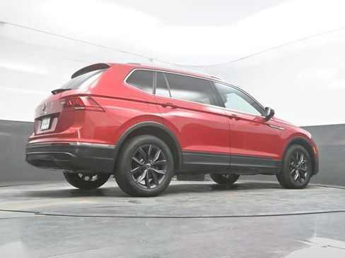 Used 2022 Volkswagen Tiguan SE FWD image 38
