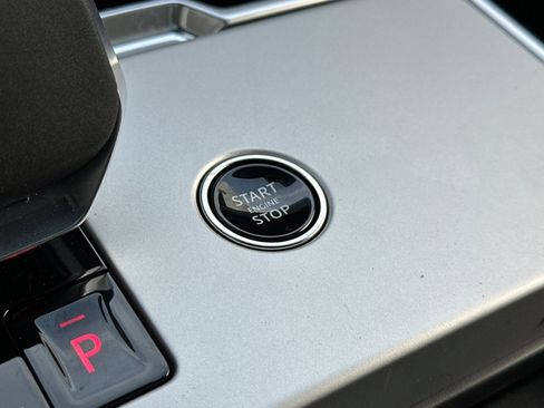 New 2026 Land Rover Range Rover Long Wheelbase SE image 28