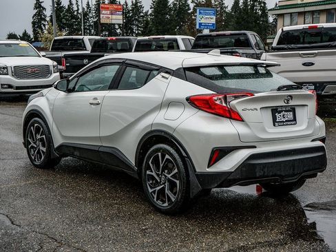 Used 2021 Toyota C-HR XLE image 17