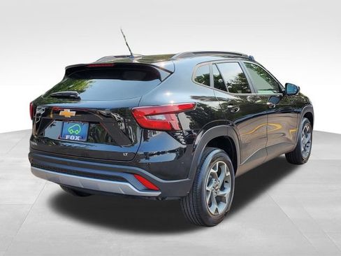 Used 2024 Chevrolet Trax LT w/ Driver Confidence Package FWD image 5