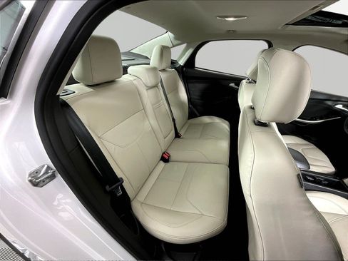Used 2015 Ford Focus Titanium w/ Titanium Technology Package FWD image 25