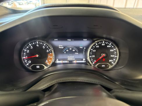 Used 2023 Jeep Renegade Trailhawk AWD/4WD image 24