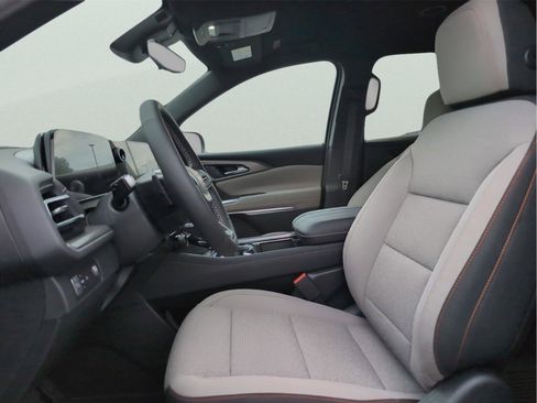 New 2026 Chevrolet Traverse LT w/ Driver Confidence Package image 32