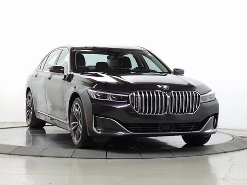 Used 2020 BMW 750i xDrive image 1