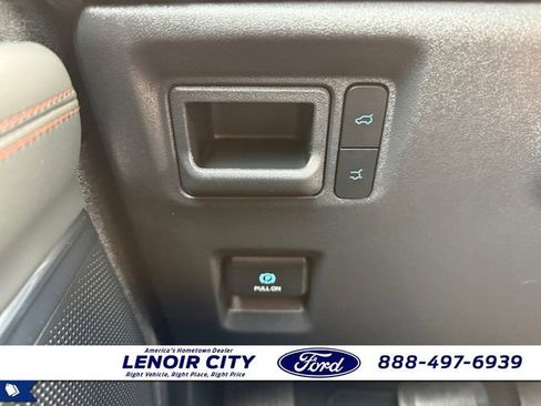 Used 2025 Ford Expedition Active image 19