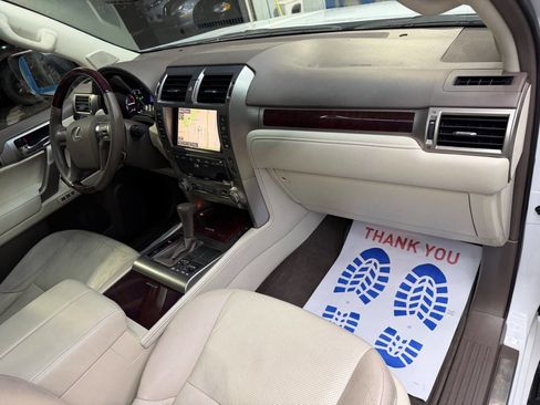 Used 2017 Lexus GX 460 image 24