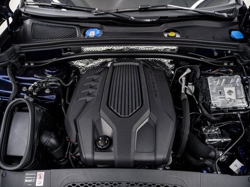 Certified 2025 Porsche Macan image 29