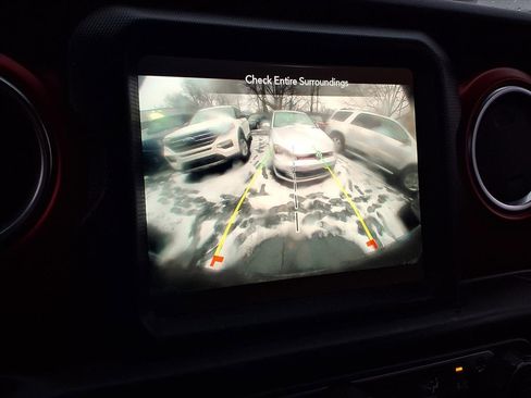 Used 2021 Jeep Wrangler Unlimited Rubicon w/ Xtreme Recon 35" Tire Package image 9