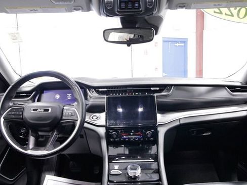 Used 2022 Jeep Grand Cherokee L Limited image 16