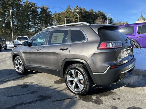 Used 2019 Jeep Cherokee Limited AWD/4WD image 6