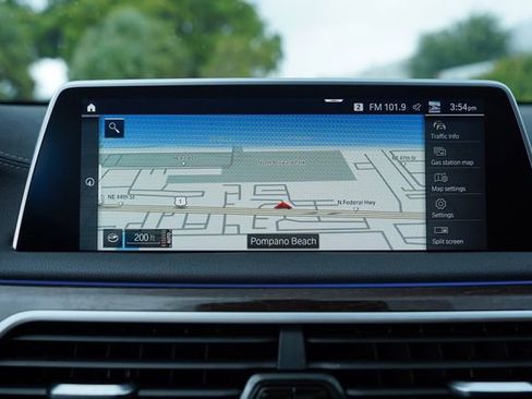 Used 2022 BMW 740i w/ M Sport Package RWD image 33