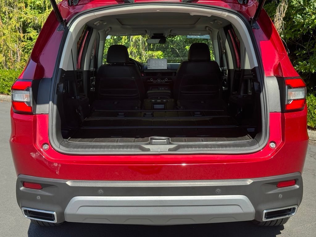Certified 2025 Honda Pilot Touring image 39