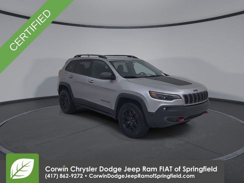 Used 2019 Jeep Cherokee Trailhawk w/ Comfort/Convenience Group image 3