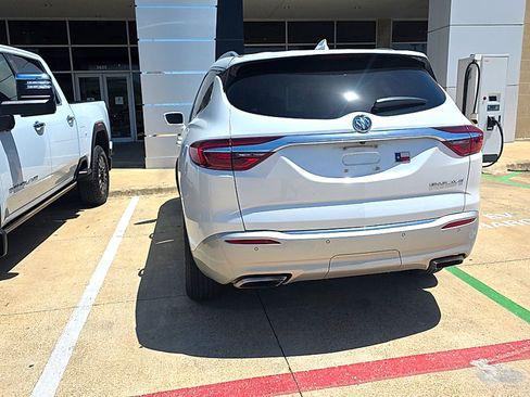 Used 2019 Buick Enclave Essence FWD image 7