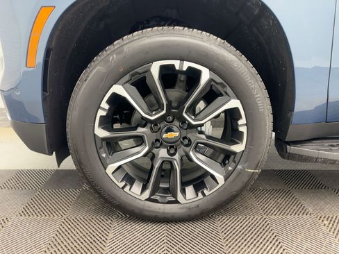 New 2026 Chevrolet Suburban Premier w/ Sun And Tow Package image 12