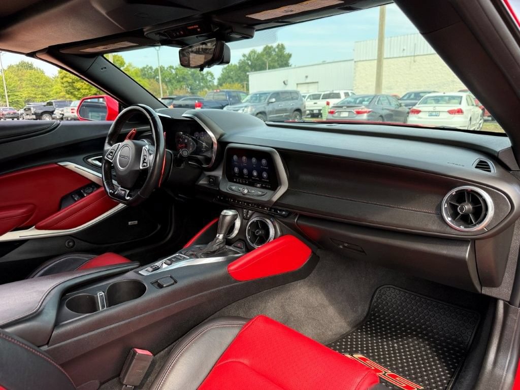 Used 2019 Chevrolet Camaro SS RWD image 23