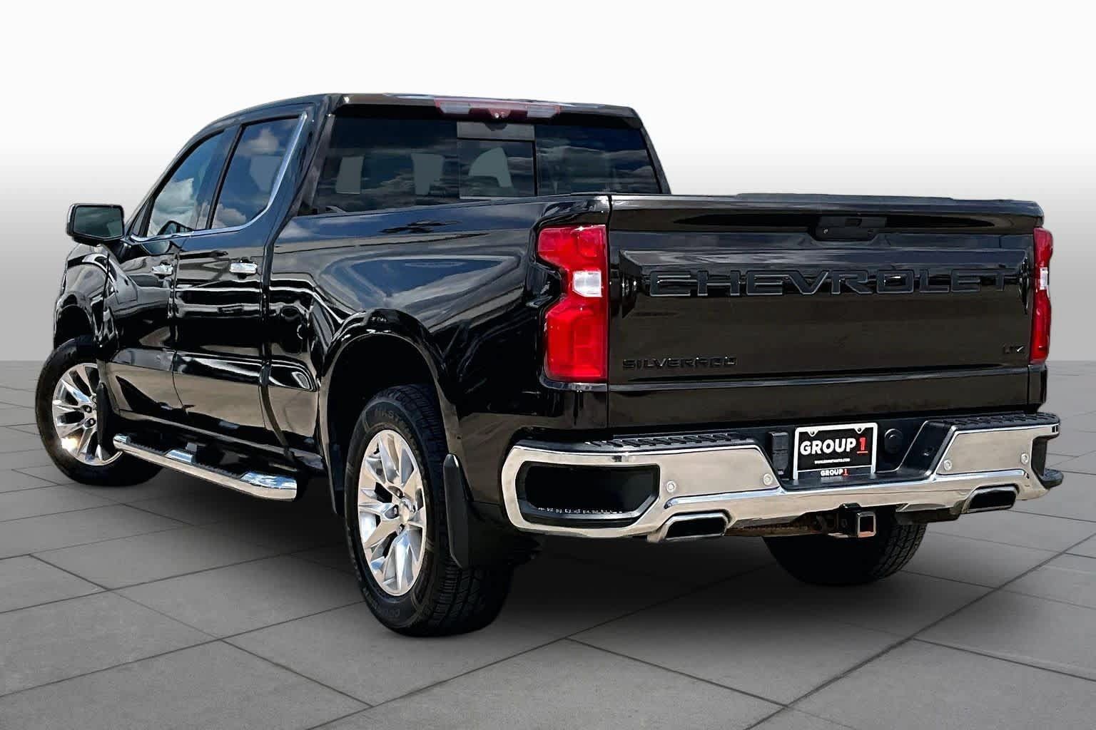 Used 2020 Chevrolet Silverado 1500 LTZ w/ LTZ Premium Package AWD/4WD image 12