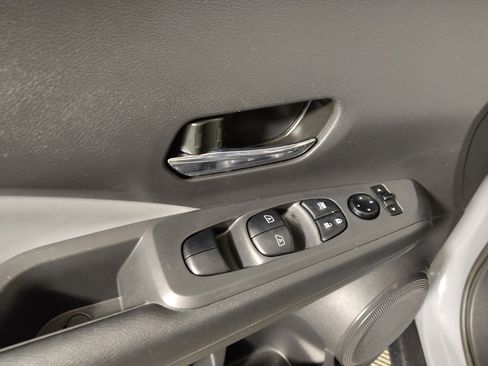 Used 2023 Nissan Kicks SR w/ SR Premium Package FWD image 27