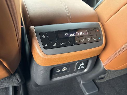 New 2025 Nissan Pathfinder Platinum w/ Lighting Package (N92) image 35