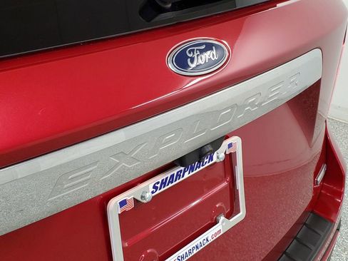 Used 2020 Ford Explorer XLT w/ Equipment Group 202A image 25