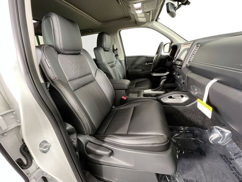 Certified 2024 Nissan Frontier SL w/ Technology Package image 28