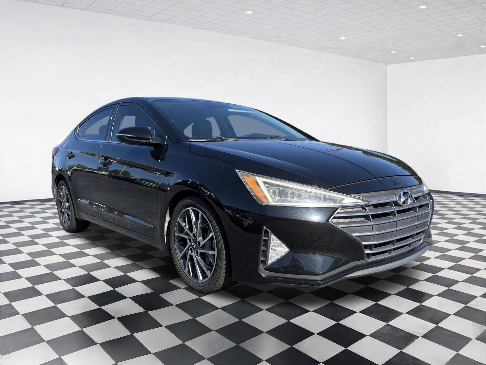 Used 2019 Hyundai Elantra Limited FWD image 3
