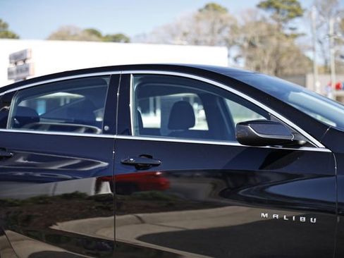 Used 2024 Chevrolet Malibu LT image 11