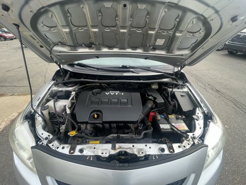 Used 2010 Toyota Corolla image 19