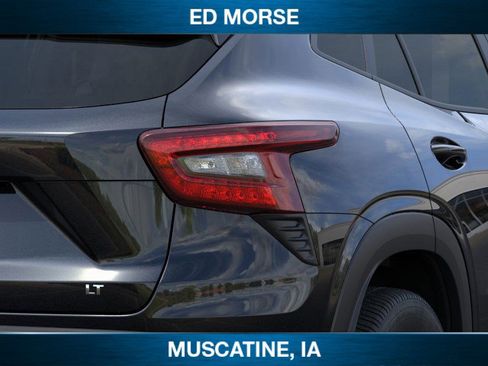 New 2025 Chevrolet Trax LT w/ Sunroof Package image 11