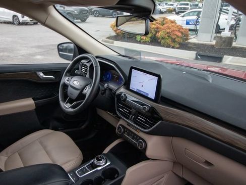Used 2020 Ford Escape Titanium AWD/4WD image 20