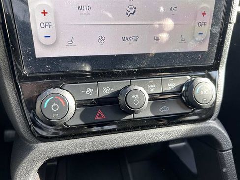 New 2025 Ford Ranger XLT w/ Equipment Group 301A High image 9